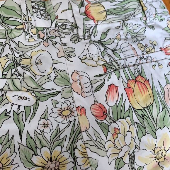 GAP Khakis By GAP — Botanical Print Summer Short 00  - Picture 6 of 7